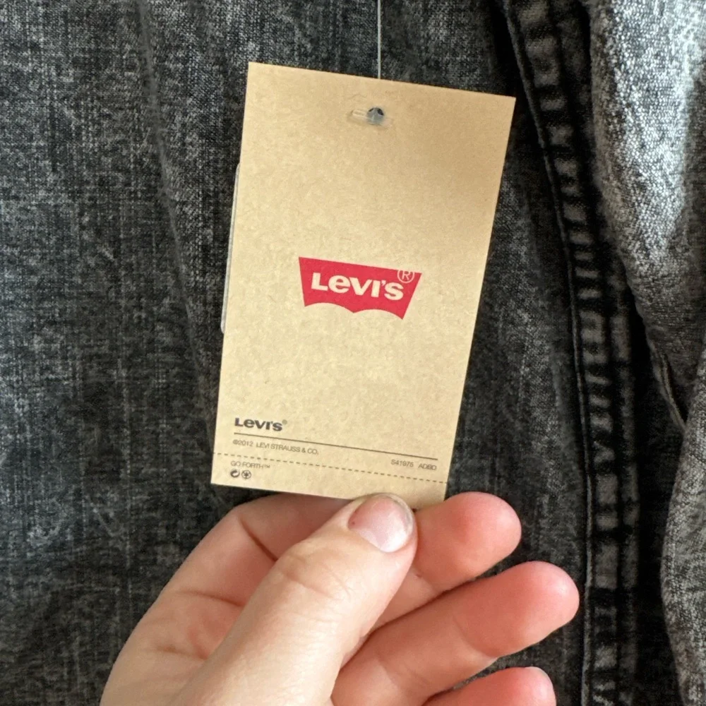 Men’s Levi's Black Denim Shirt - Picture 3 of 3